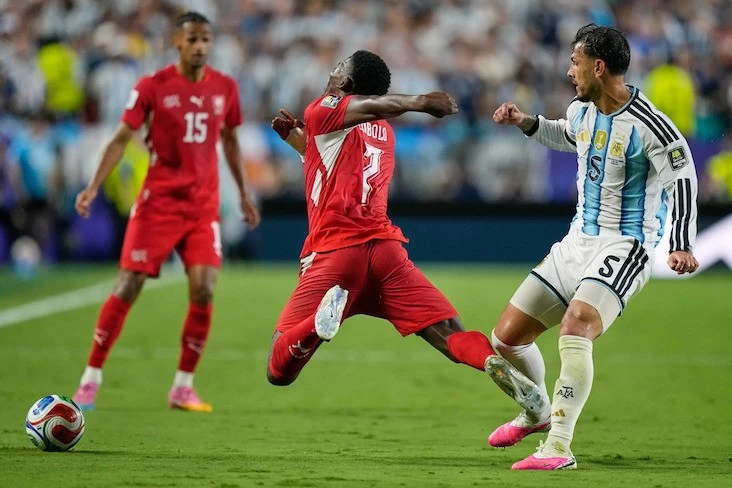 Kết quả bóng đá World Cup 2026: Argentina 3-1 Thụy Sỹ: Bản lĩnh của nhà vô địch đưa Messi và đồng đội vào đại chiến với tuyển Anh Kết quả bóng đá World Cup 2026: Argentina 3-1 Thụy Sỹ: Bản lĩnh của nhà vô địch đưa Messi và đồng đội vào đại chiến với tuyển Anh