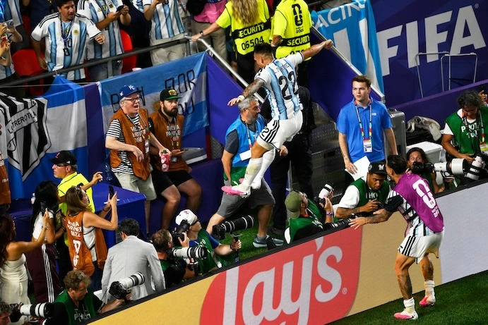 Kết quả bóng đá World Cup 2026: Argentina 3-1 Thụy Sỹ: Bản lĩnh của nhà vô địch đưa Messi và đồng đội vào đại chiến với tuyển Anh Kết quả bóng đá World Cup 2026: Argentina 3-1 Thụy Sỹ: Bản lĩnh của nhà vô địch đưa Messi và đồng đội vào đại chiến với tuyển Anh