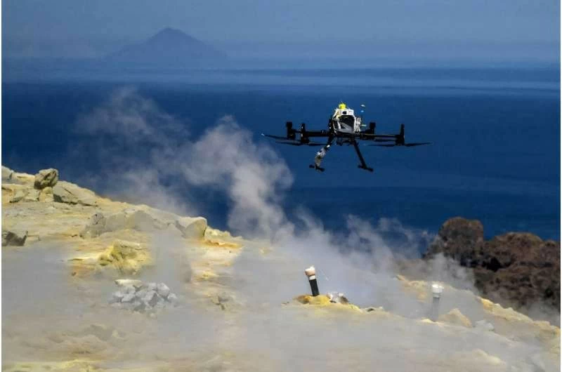 Italy thử nghiệm UAV trong giám sát, dự báo hoạt động núi lửa