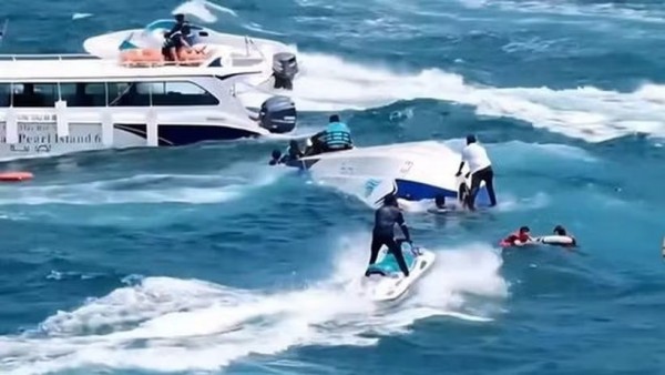 Vietnamese leaders extend condolences over tourist boat accident in An Giang