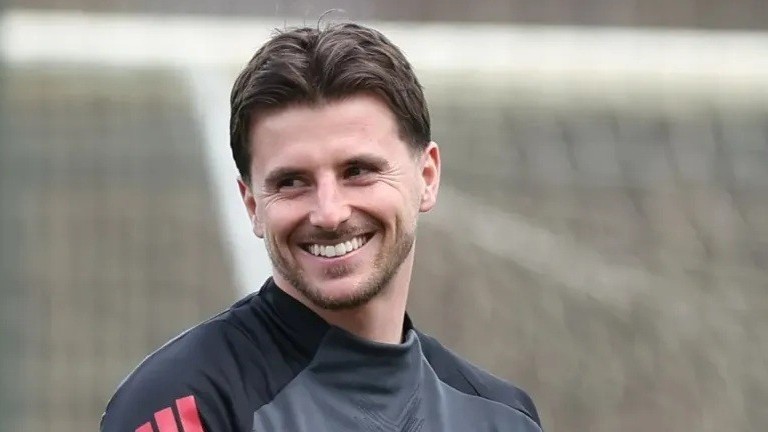 Tuyến giữa Man Utd khủng hoảng: Cơ hội vàng cho Mason Mount hồi sinh?