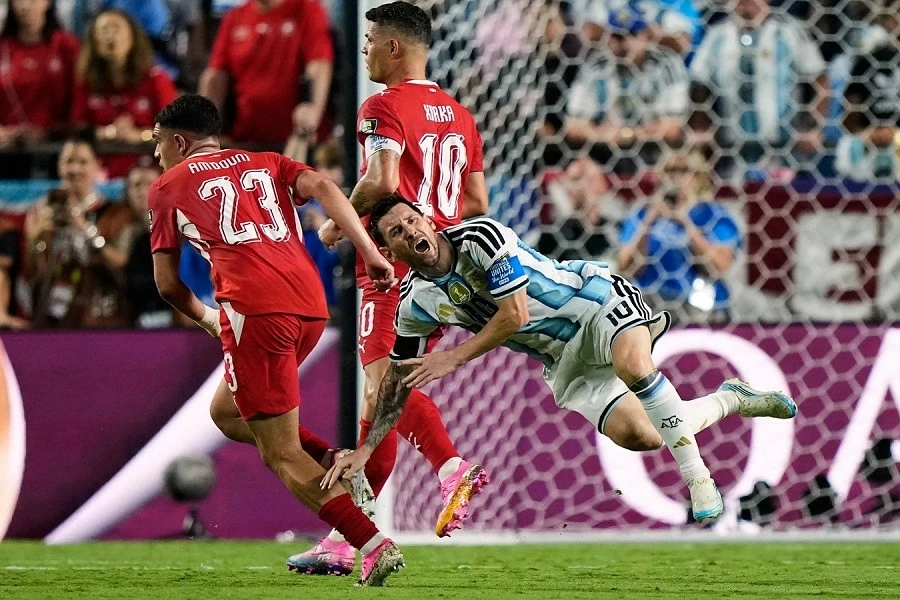 Messi háo hức trước lần đầu đối đầu tuyển Anh ở Bán kết World Cup: Đó sẽ là một trận đấu rất đặc biệt Messi háo hức trước lần đầu đối đầu tuyển Anh ở Bán kết World Cup: Đó sẽ là một trận đấu rất đặc biệt