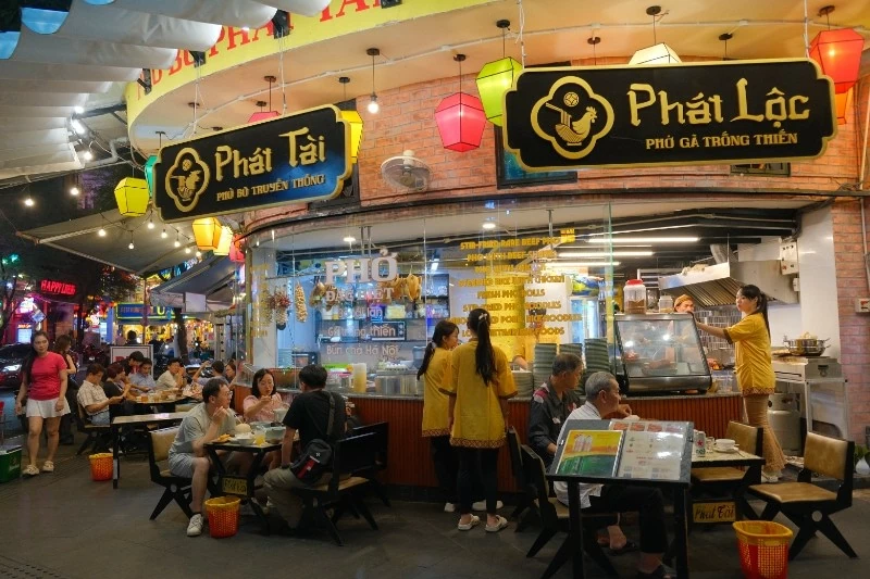 Kinh tế đêm đánh thức hàng quán trung tâm TP.HCM Kinh tế đêm đánh thức hàng quán trung tâm TP.HCM