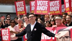 Nghị sĩ Andy Burnham nắm chắc ghế Thủ tướng Anh nhờ hậu thuẫn áp đảo, nói Gaza là 'bước ngoặt' khôi phục niềm tin cử tri