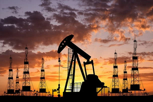 Giá dầu bật tăng hơn 9% sau động thái mới của Mỹ với Iran. (Nguồn: Getty Images)