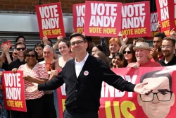 Nghị sĩ Andy Burnham nắm chắc ghế Thủ tướng Anh nhờ hậu thuẫn áp đảo, nói Gaza là 