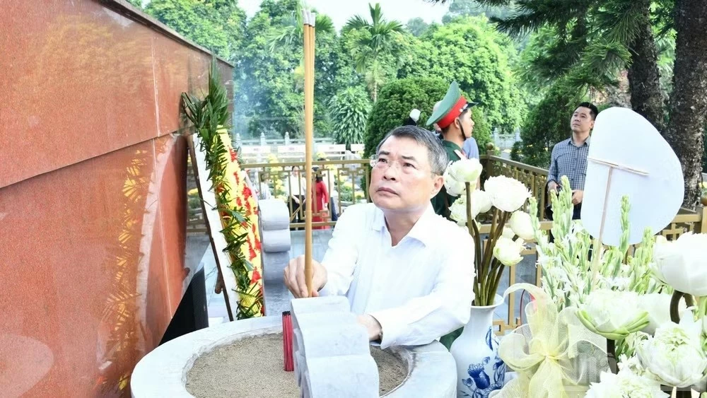 Thủ tướng Lê Minh Hưng chủ trì cuộc làm việc với Ban Thường vụ Tỉnh ủy Lào Cai Thủ tướng Lê Minh Hưng chủ trì cuộc làm việc với Ban Thường vụ Tỉnh ủy Lào Cai