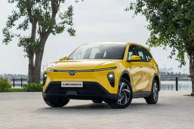 Top 5 mẫu xe VinFast bán chạy nhất tháng 6/2026: VinFast Limo Green tiếp tục dẫn đầu.