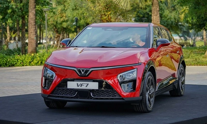 VinFast VF 7 bức tốc mạnh mẽ vươn lên dẫn đầu với doanh số Top 5 xe SUV hạng C bán chạy nhất tháng 6/2026