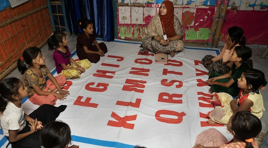 Phụ nữ và trẻ em tại Afghanistan tiếp tục là nhóm chịu ảnh hưởng nặng nề nhất của cuộc khủng hoảng nhân đạo, trong bối cảnh Liên hợp quốc cảnh báo hơn 10,7 triệu người sẽ cần hỗ trợ trong năm 2026, còn hàng triệu trẻ nhỏ đối mặt nguy cơ suy dinh dưỡng. (Nguồn: UNICEF)
