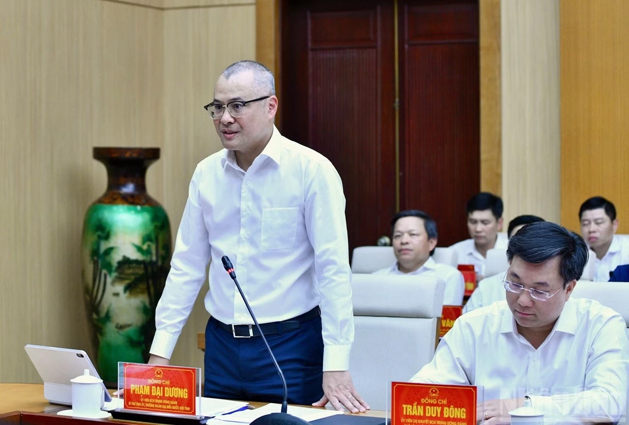 Thủ tướng Chính phủ Lê Minh Hưng chủ trì cuộc làm việc với Ban Thường vụ Tỉnh ủy Phú Thọ