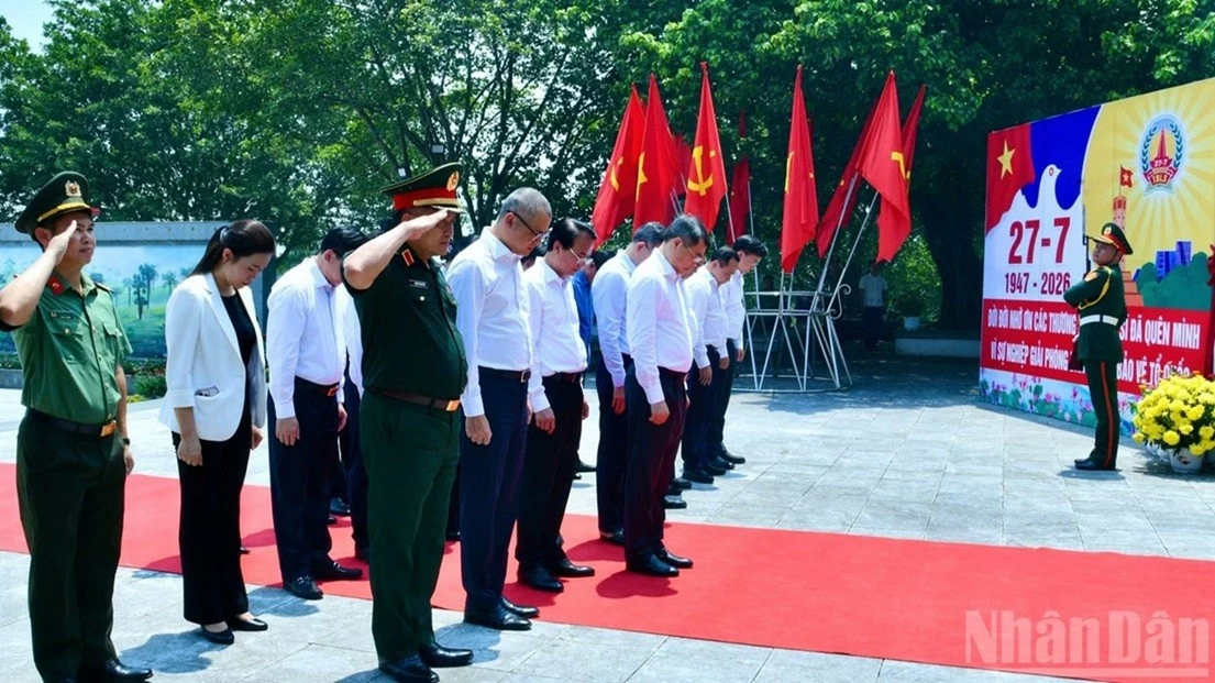 Thủ tướng Chính phủ Lê Minh Hưng chủ trì cuộc làm việc với Ban Thường vụ Tỉnh ủy Phú Thọ Thủ tướng Chính phủ Lê Minh Hưng chủ trì cuộc làm việc với Ban Thường vụ Tỉnh ủy Phú Thọ