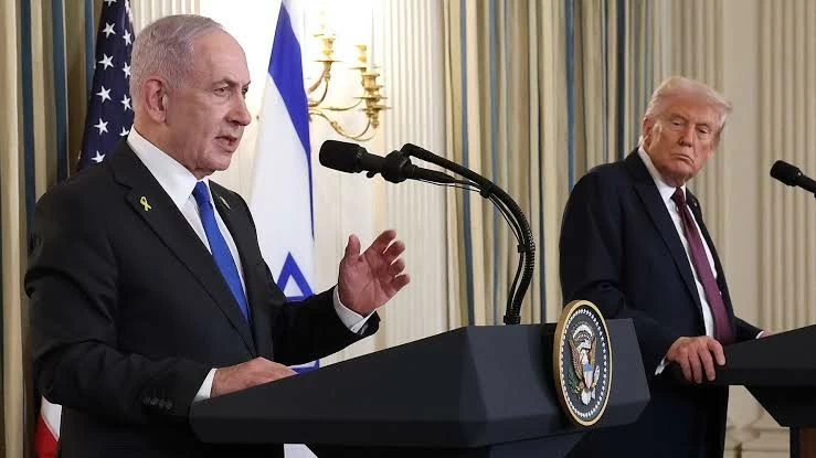 Tổng thống Mỹ Donald Trump (phải) và Thủ tướng Israel Benjamin Netanyahu trong một cuộc gặp trước đó. (Nguồn: Axios)