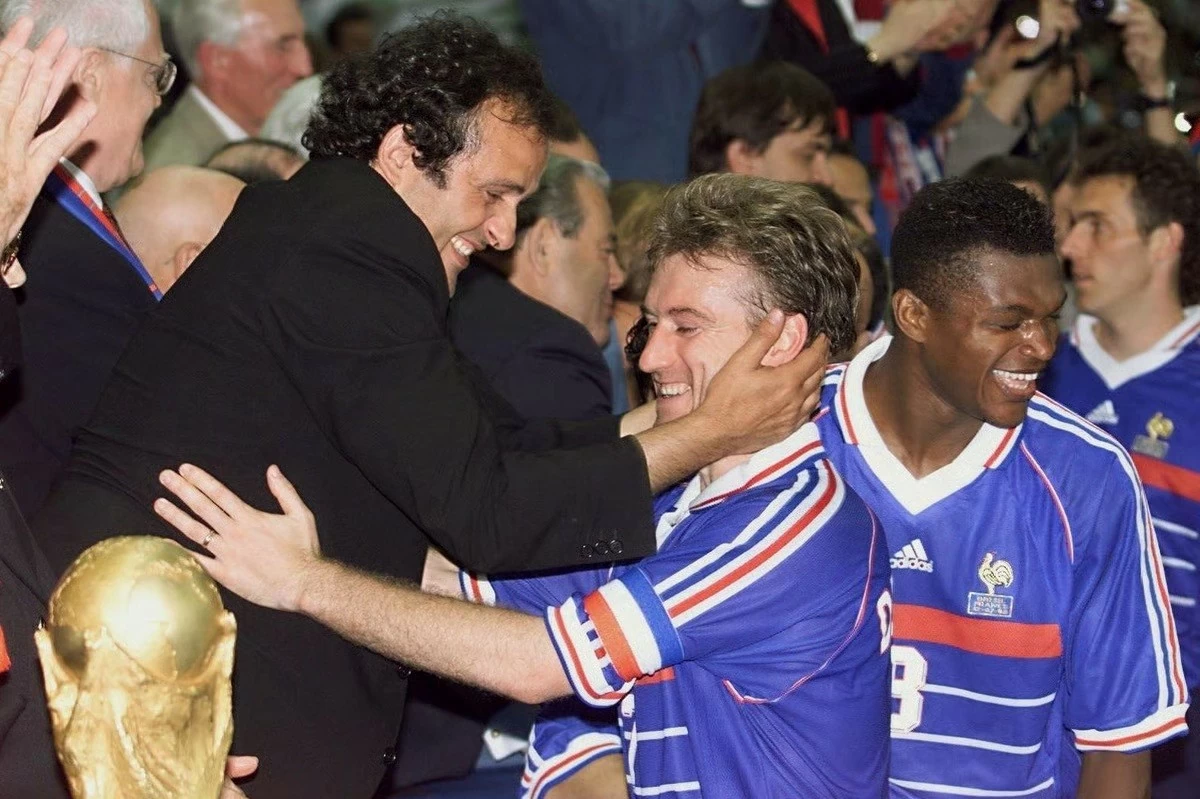Didier Deschamps và lời tạm biệt của một kỷ nguyên: Người đưa bóng đá Pháp vô địch World Cup trên hai cương vị đặc biệt