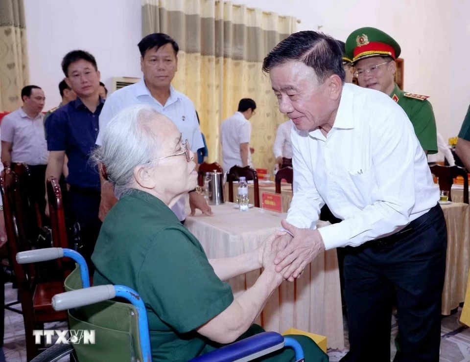 Thường trực Ban Bí thư Trần Cẩm Tú: Chăm lo người có công là trách nhiệm của cả hệ thống chính trị và toàn xã hội