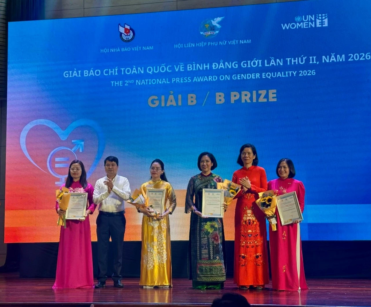 Vinh danh những cây bút xoá nhoà định kiến giới tại Việt Nam
