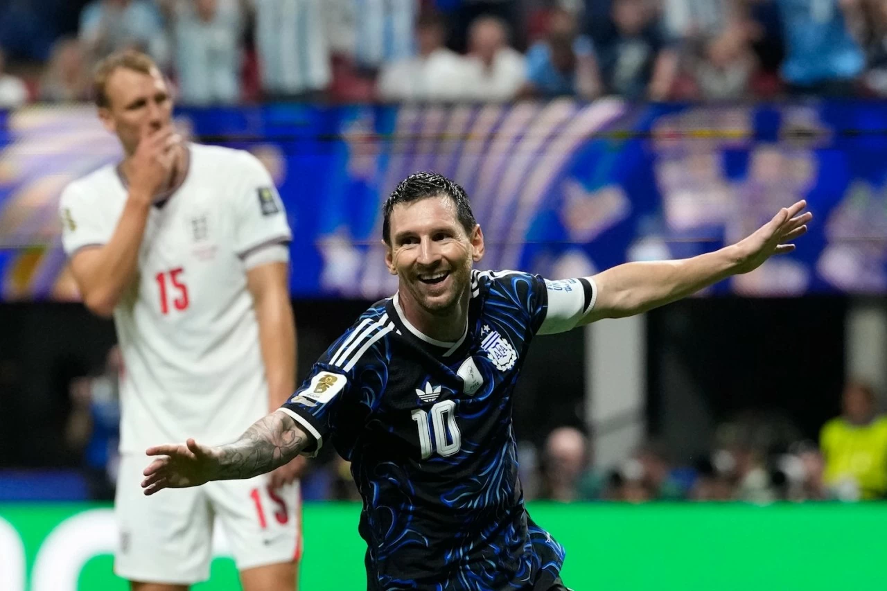 Kết quả bóng đá World Cup 2026: Argentina 2-0 Anh: Messi lập cú đúp kiến tạo đỉnh cao, Argentina ngược dòng đánh bại tuyển Anh để vào chung kết