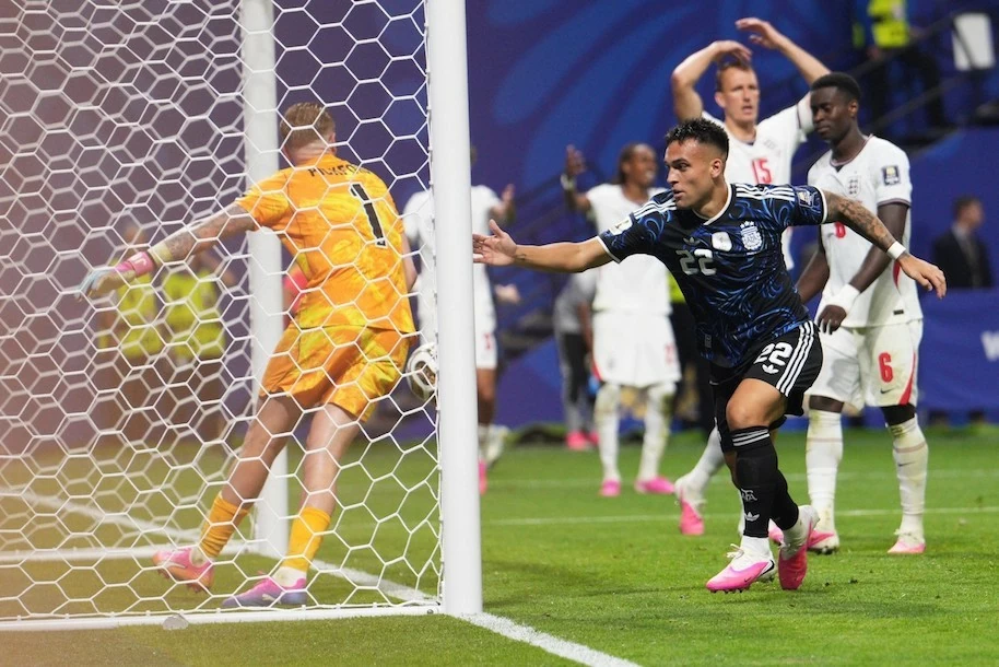 Kết quả bóng đá World Cup 2026: Argentina 2-0 Anh: Messi lập cú đúp kiến tạo đỉnh cao, Argentina ngược dòng đánh bại tuyển Anh để vào chung kết