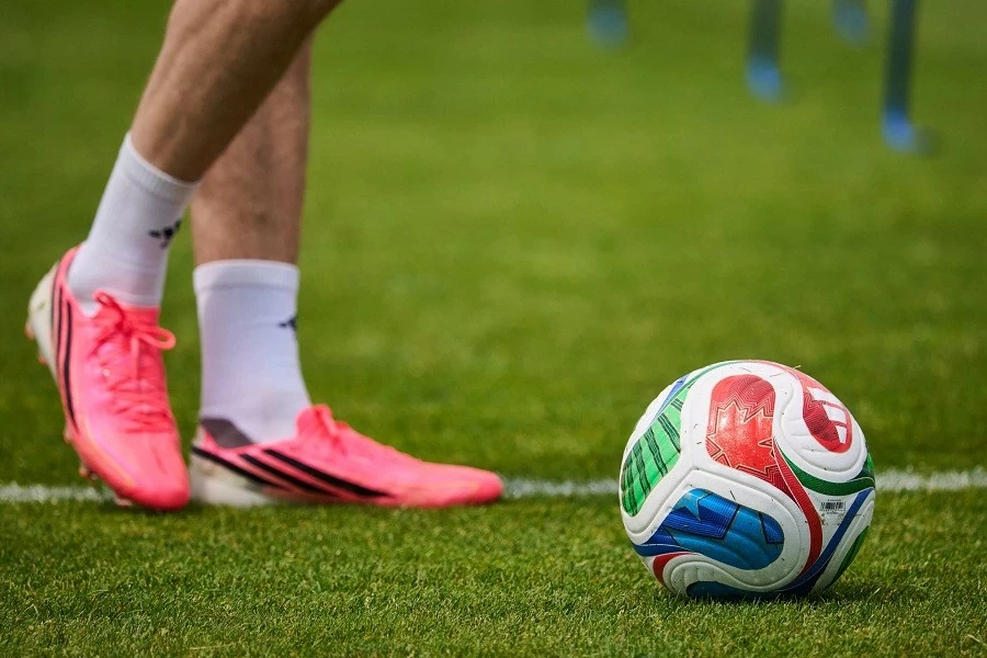 Giải mã trái bóng World Cup: Công nghệ đặc biệt khiến FIFA không thể để CĐV mang về
