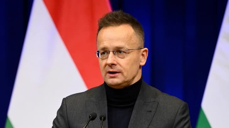 Rời chính trường Hungary, cựu Ngoại trưởng Szijjártó đầu quân 'gã khổng lồ' xe điện Trung Quốc