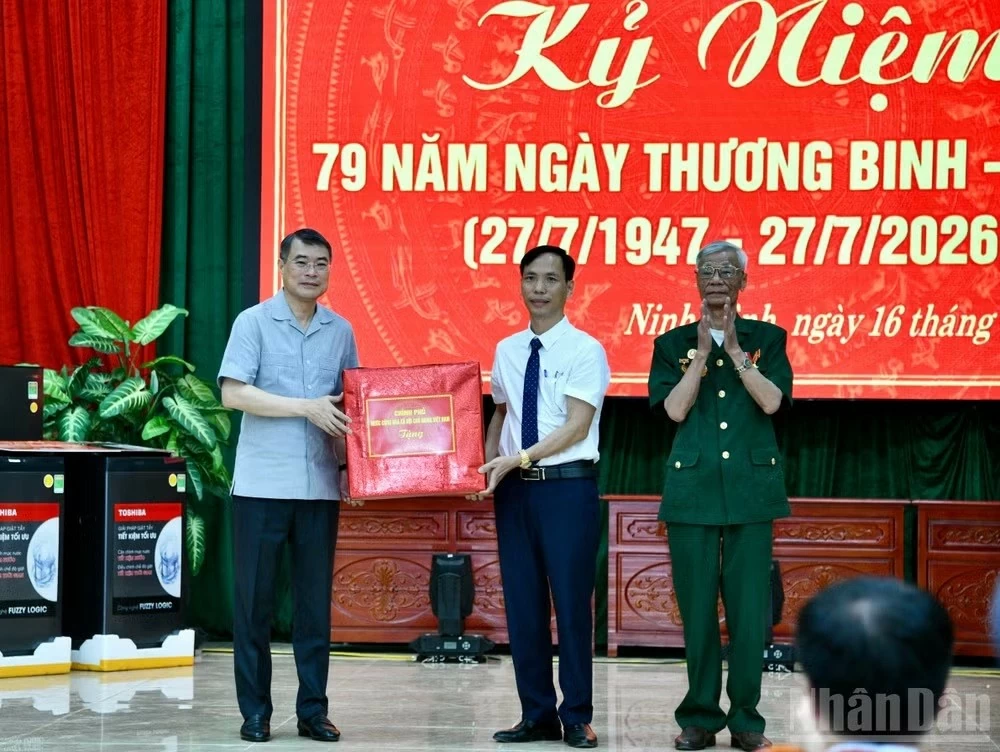 Kết tinh thành nét đẹp nhân văn rất sâu sắc, viết tiếp truyền thống nghĩa tình cao đẹp của dân tộc ta
