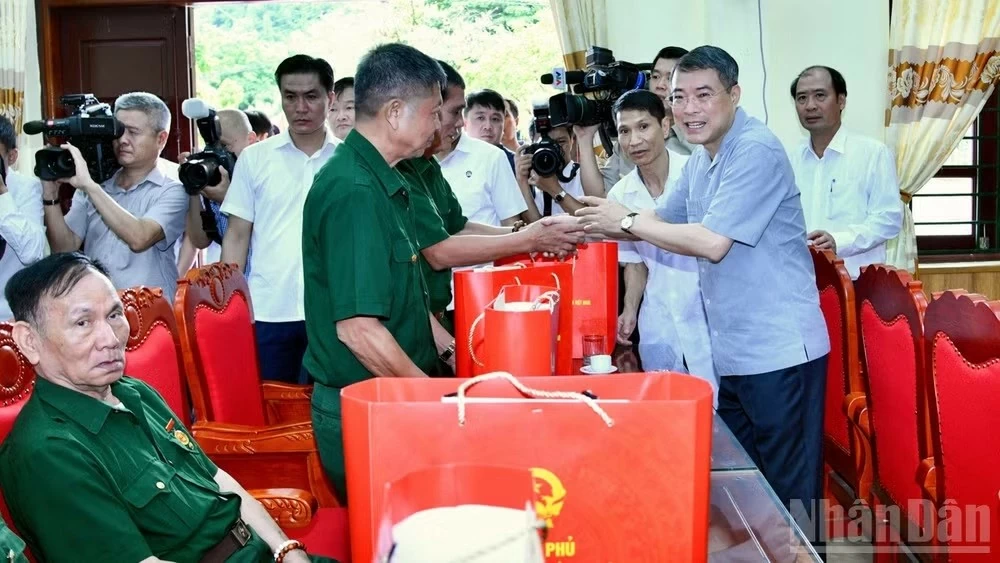 Kết tinh thành nét đẹp nhân văn rất sâu sắc, viết tiếp truyền thống nghĩa tình cao đẹp của dân tộc ta