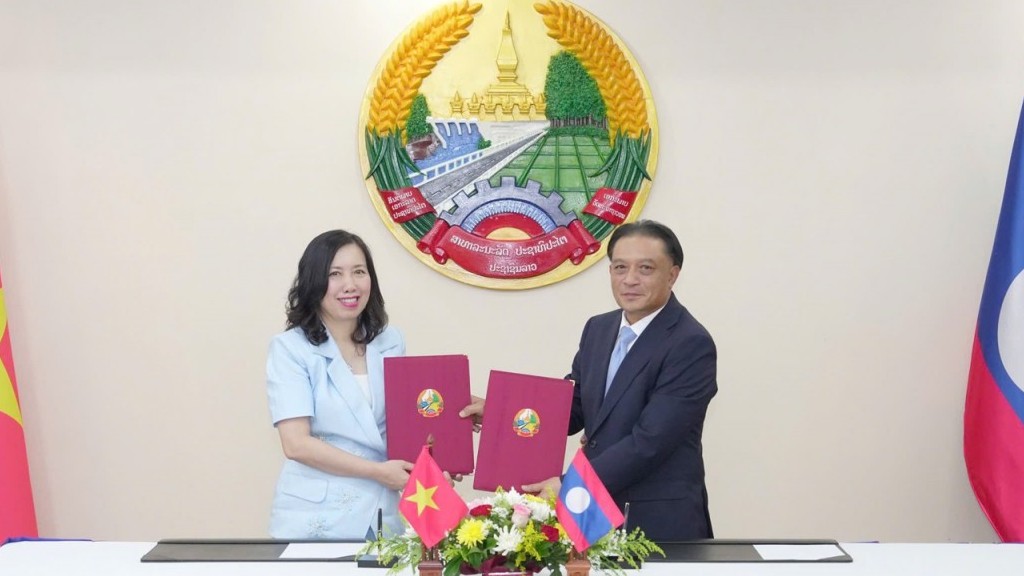 Ký kết biên bản ghi nhớ hợp tác về kiều bào giữa Bộ Ngoại giao Việt Nam và Bộ Ngoại giao Lào