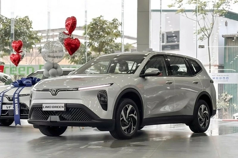 Top 5 xe MPV bán chạy nhất tháng 6/2026: VinFast Limo Green tiếp tục dẫn đầu.