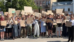Ukraine: Người dân phẫn nộ, biểu tình phản đối việc Tổng thống Zelensky miễn nhiệm Bộ trưởng Quốc phòng Fedorov