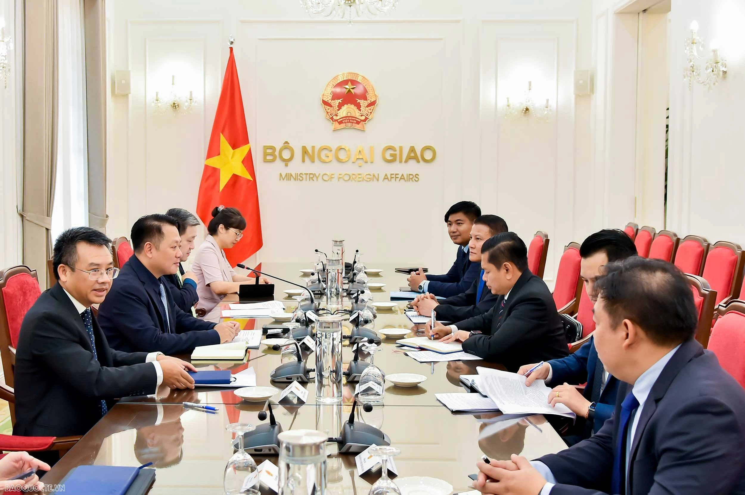 Tăng cường hợp tác xây dựng ngành giữa hai Bộ Ngoại giao Việt Nam và Lào