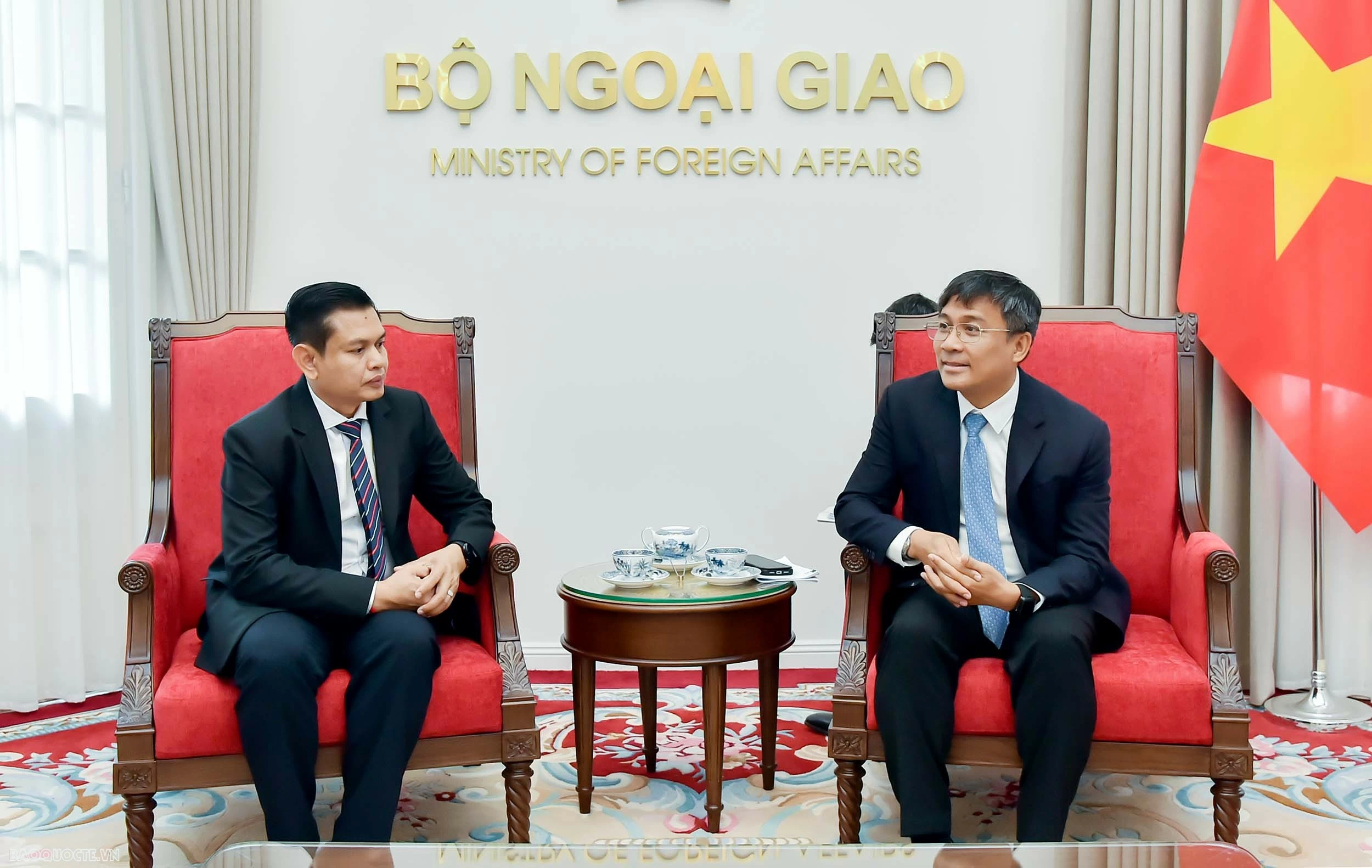 Tăng cường hợp tác xây dựng ngành giữa hai Bộ Ngoại giao Việt Nam và Lào