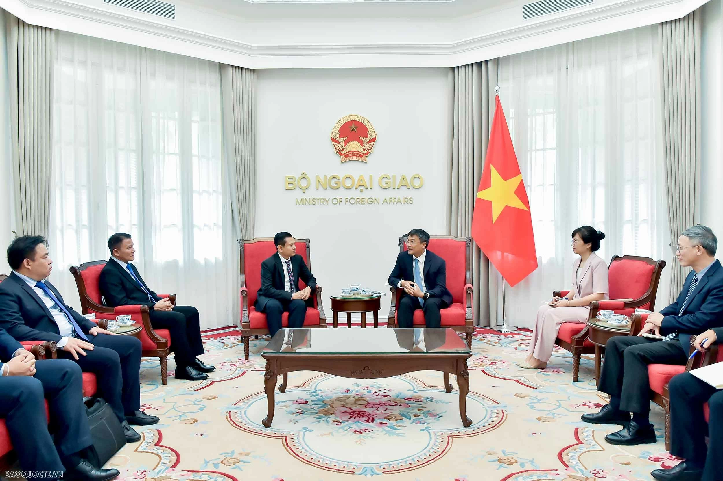 Tăng cường hợp tác xây dựng ngành giữa hai Bộ Ngoại giao Việt Nam và Lào