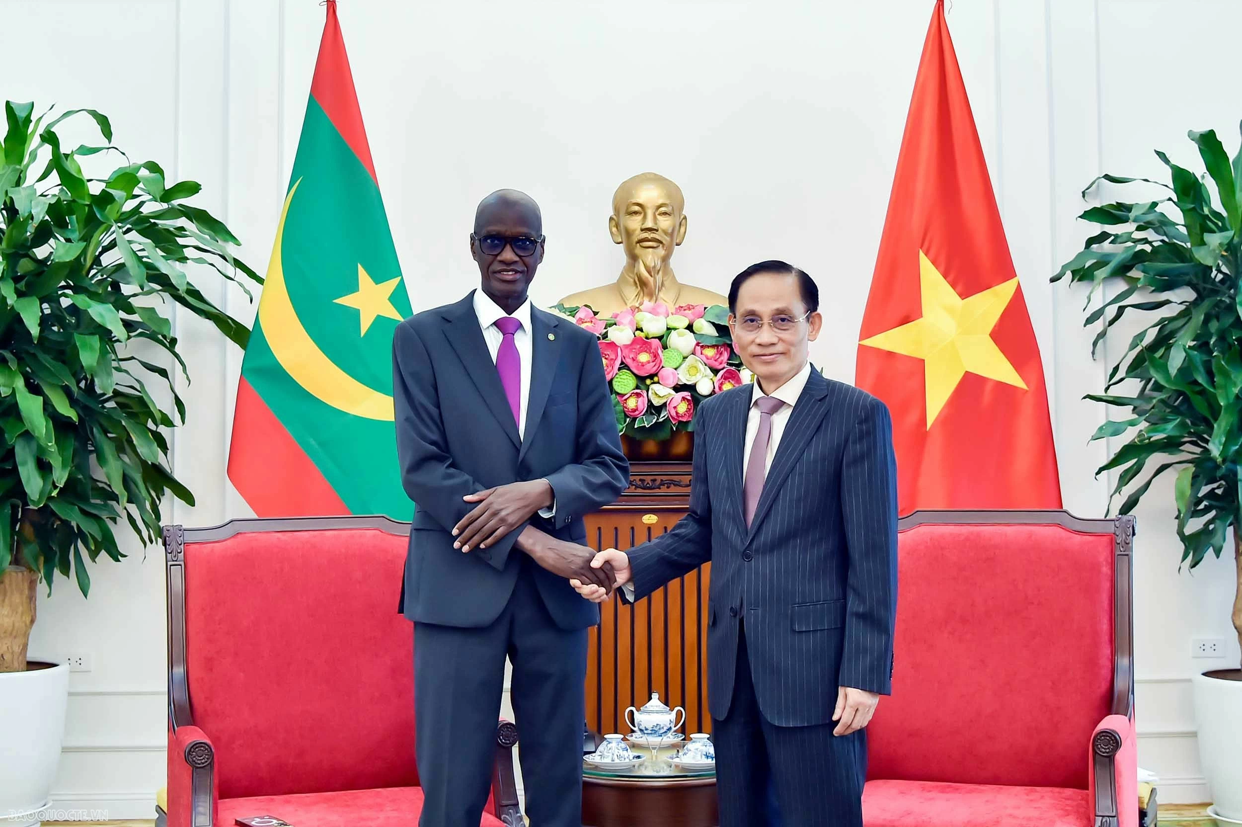 Bộ trưởng Ngoại giao Lê Hoài Trung tiếp Bộ trưởng, Tổng Thư ký Chính phủ Mauritania Bộ trưởng Ngoại giao Lê Hoài Trung tiếp Bộ trưởng, Tổng Thư ký Chính phủ Mauritania