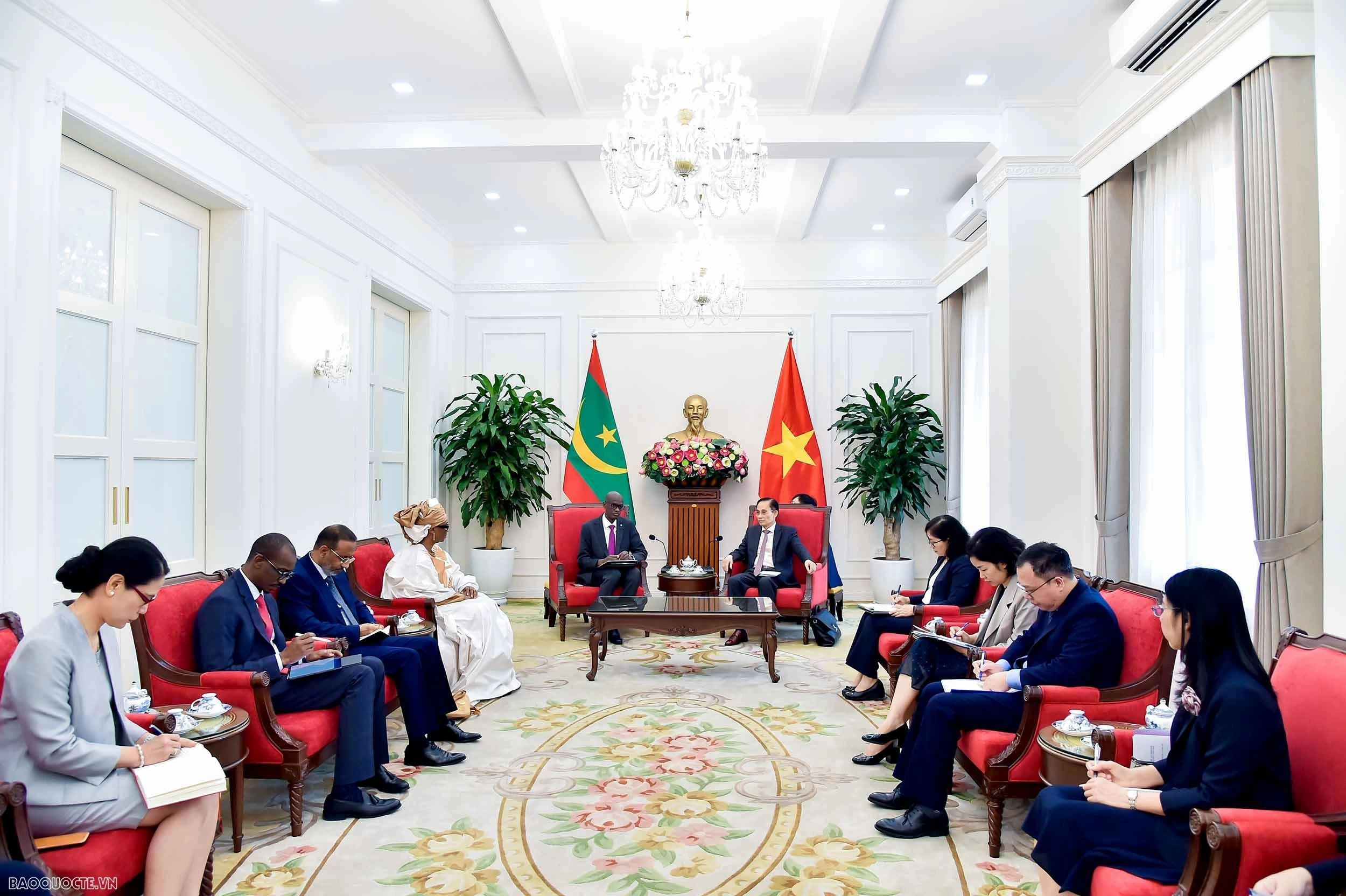 Bộ trưởng Ngoại giao Lê Hoài Trung tiếp Bộ trưởng, Tổng Thư ký Chính phủ Mauritania Bộ trưởng Ngoại giao Lê Hoài Trung tiếp Bộ trưởng, Tổng Thư ký Chính phủ Mauritania