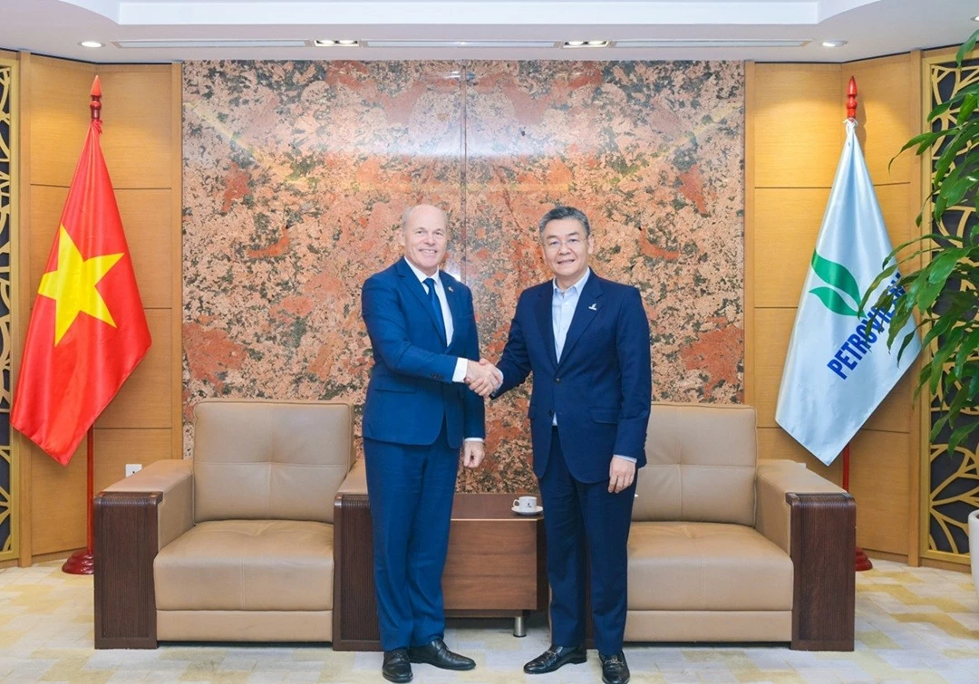 Đại sứ Canada tại Việt Nam đề nghị tăng cường nhiều hướng hợp tác giàu tiềm năng với Petrovietnam