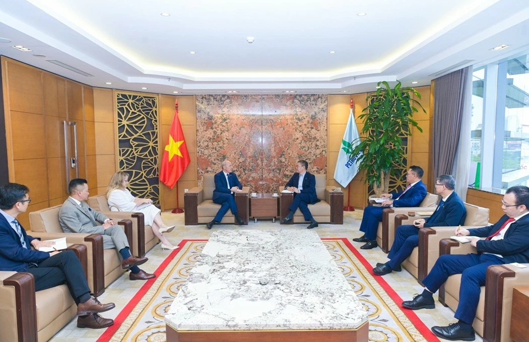 Đại sứ Canada tại Việt Nam đề nghị tăng cường nhiều hướng hợp tác giàu tiềm năng với Petrovietnam