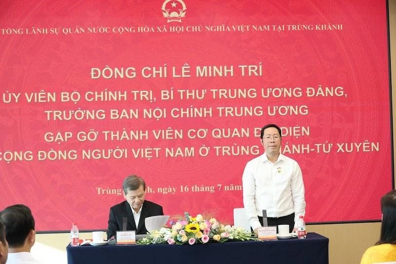 Trưởng Ban Nội chính Trung ương thăm, làm việc với Tổng Lãnh sự quán Việt Nam tại Trùng Khánh