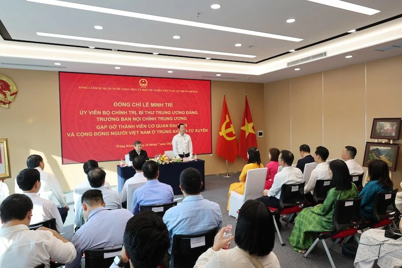 Trưởng Ban Nội chính Trung ương thăm, làm việc với Tổng Lãnh sự quán Việt Nam tại Trùng Khánh
