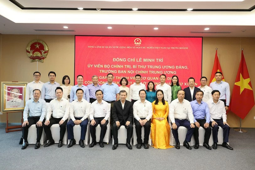 Trưởng Ban Nội chính Trung ương thăm, làm việc với Tổng Lãnh sự quán Việt Nam tại Trùng Khánh