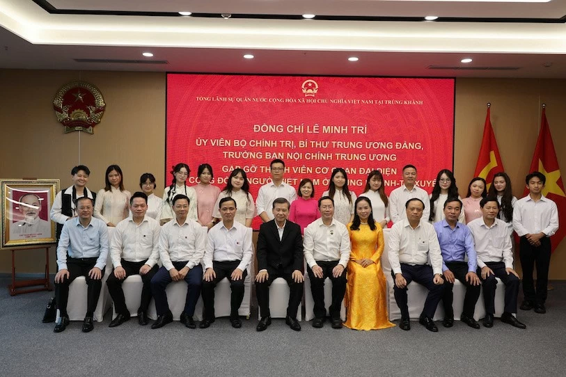 Trưởng Ban Nội chính Trung ương thăm, làm việc với Tổng Lãnh sự quán Việt Nam tại Trùng Khánh
