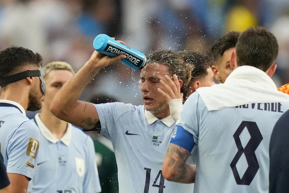Bên lề World Cup 2026: Tranh cãi xung quanh thời gian nghỉ uống nước giữa mỗi hiệp do FIFA ban hành
