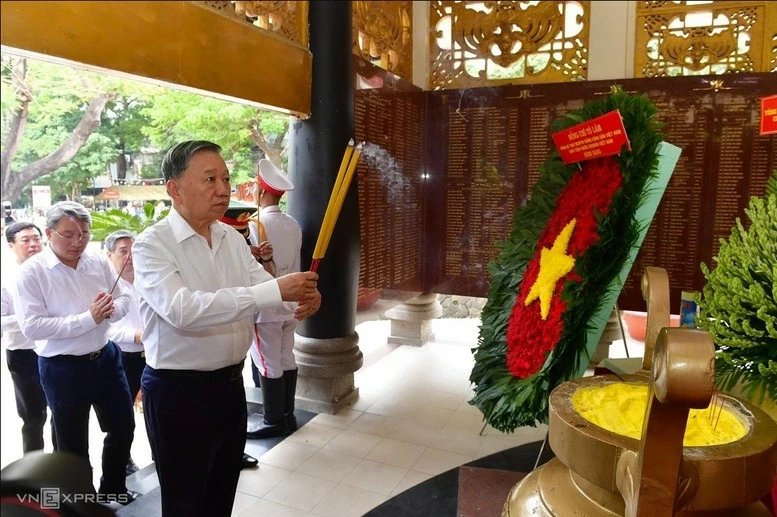 Bài phát biểu của Tổng Bí thư, Chủ tịch nước Tô Lâm tại cuộc gặp gỡ lực lượng làm nhiệm vụ tại công viên Lê Thị Riêng Bài phát biểu của Tổng Bí thư, Chủ tịch nước Tô Lâm tại cuộc gặp gỡ lực lượng làm nhiệm vụ tại công viên Lê Thị Riêng