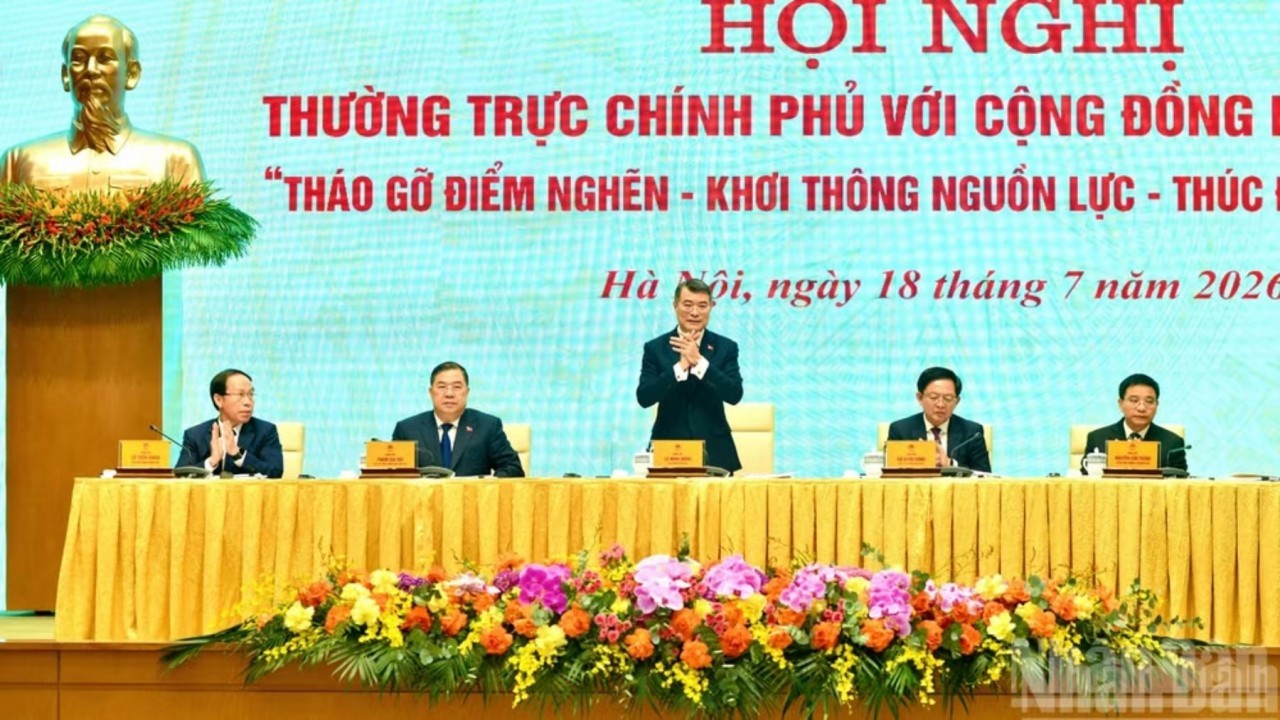 Chính phủ đồng hành cùng doanh nghiệp tháo gỡ điểm nghẽn, tạo động lực tăng trưởng