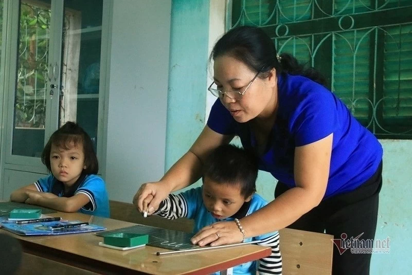 Nhà giáo nghỉ hưu được tạo điều kiện tiếp tục cống hiến. (Nguồn: Vietnamnet) Nhà giáo nghỉ hưu được tạo điều kiện tiếp tục cống hiến. (Nguồn: Vietnamnet)
