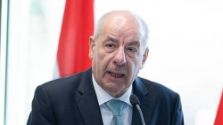 Tổng thống Hungary ký ban hành sửa đổi Hiến pháp, chấm dứt nhiệm kỳ trước thời hạn