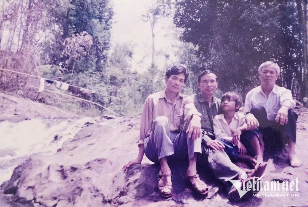 Hành trình 30 năm lần theo ‘tọa độ ký ức’ tìm đồng đội của người lính dân tộc Sán Dìu Hành trình 30 năm lần theo ‘tọa độ ký ức’ tìm đồng đội của người lính dân tộc Sán Dìu