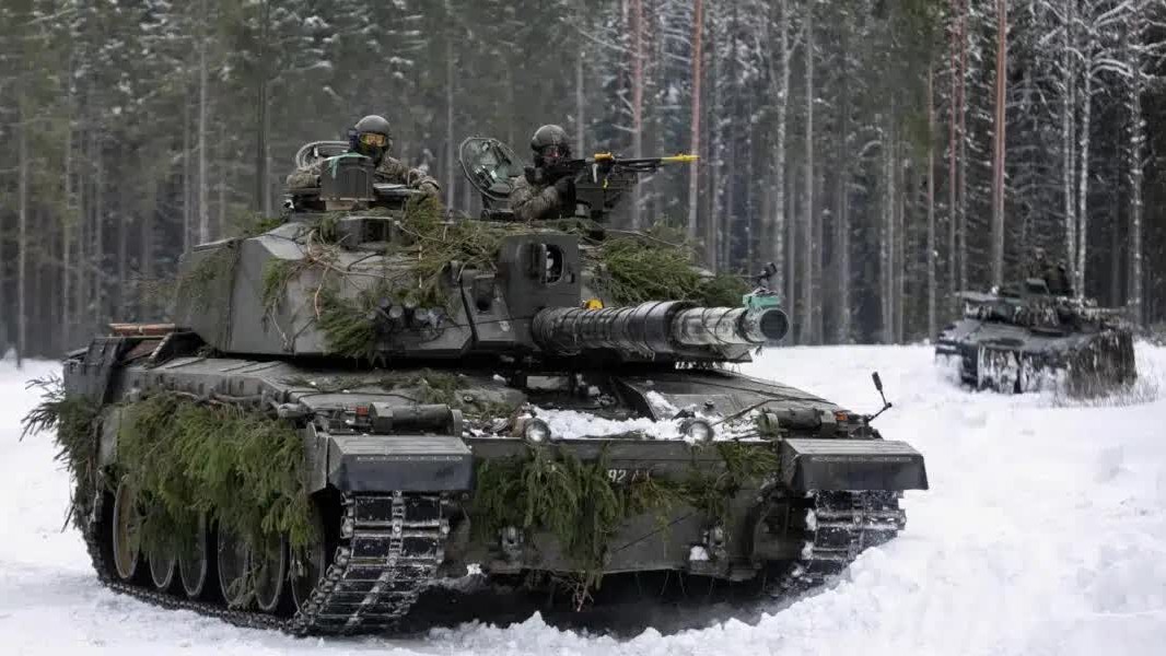 Anh đổ thêm quân đến sườn Đông NATO, một nước Baltic tiếp tục kêu gọi liên minh quân sự tăng cường hiện diện
