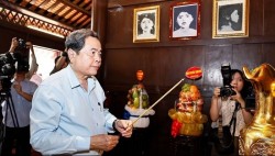 Chủ tịch Quốc hội Trần Thanh Mẫn viếng Anh hùng liệt sĩ Võ Thị Sáu, thăm Bà mẹ Việt Nam Anh hùng