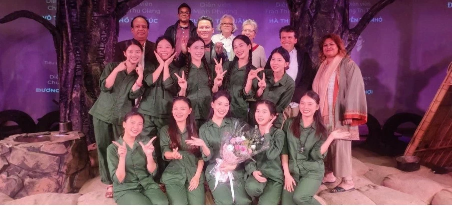 Đưa lịch sử chạm vào trái tim: Sức hút từ ‘Huyền thoại tuổi thanh xuân’ Đưa lịch sử chạm vào trái tim: Sức hút từ ‘Huyền thoại tuổi thanh xuân’
