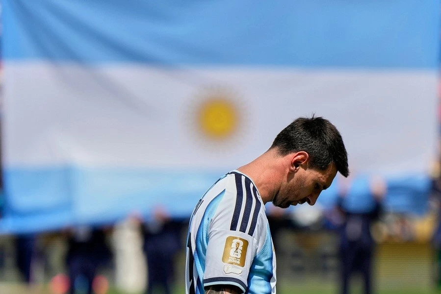 Messi bất lực trước sự hoàn hảo của Tây Ban Nha: El Pulga đã không thể tạo nên phép màu cuối cùng Messi bất lực trước sự hoàn hảo của Tây Ban Nha: El Pulga đã không thể tạo nên phép màu cuối cùng